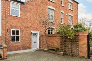Stylish 2-Bedroom Townhouse in Stratford upon Avon Hotel in Stratford-upon-Avon