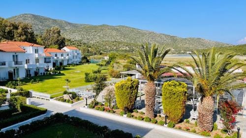 Sirenes Beach Resort Hotel in Samos, Greece