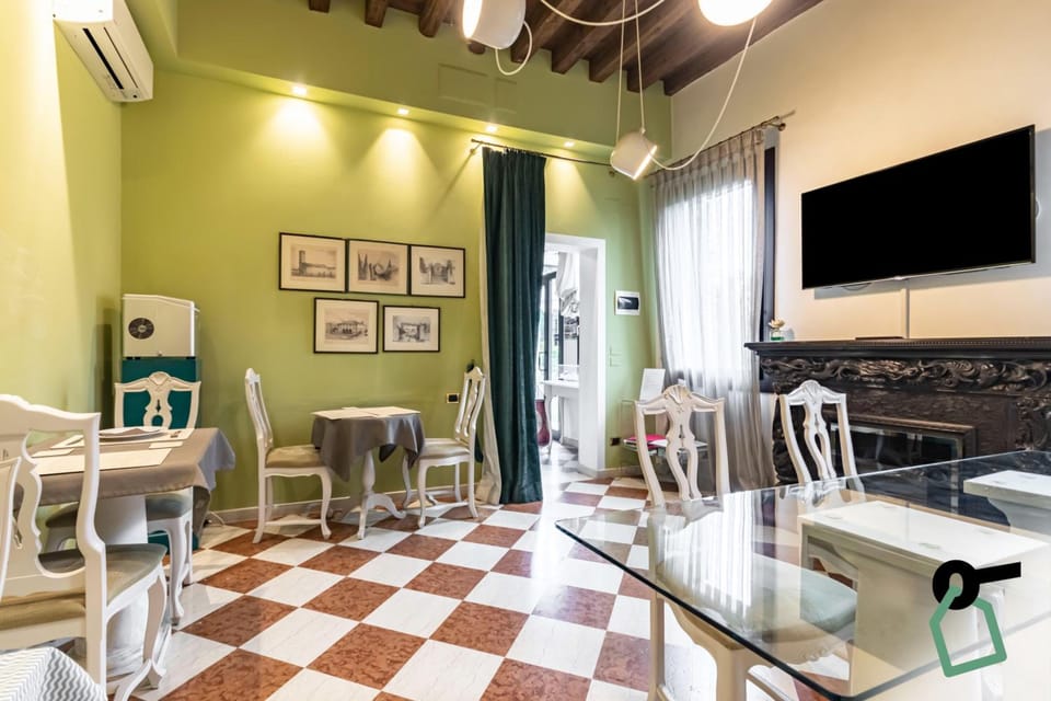 HOTIDAY Room Collection - Dolo Hotel in Dolo