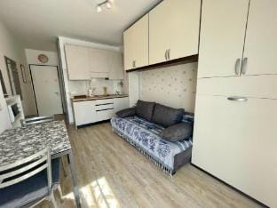Bright studio with balcony Hotel in Porto Santa Margherita