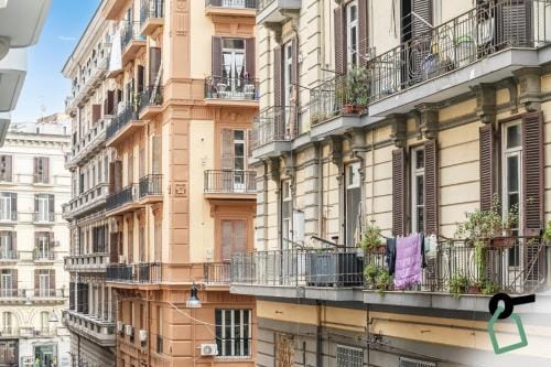 HOTIDAY Room Collection - Napoli Centro Storico Hotel in Naples