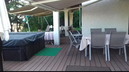 Chambres dans villa avec vue magnifique Hotel in Provence-Alpes-Côte d'Azur