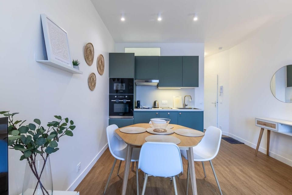 Apartment 4 people w/ balcony 500m from the beach Hotel in Deauville