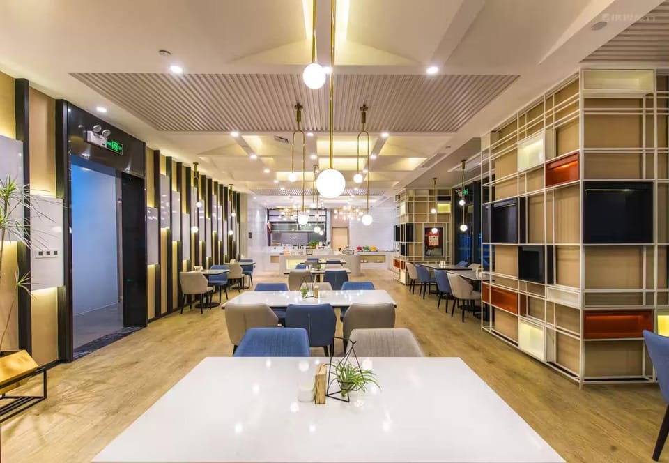 Qiuguo Hotel (Shenzhen Baoan Fanshen Road Branch) Hotel in Hong Kong