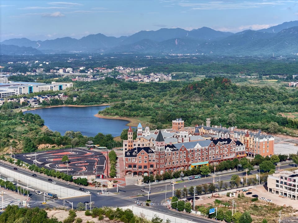 Yushan MJ Cultural and Creative Theme Hotel 玉山麦可将文创主题酒店 Hotel in Zhejiang
