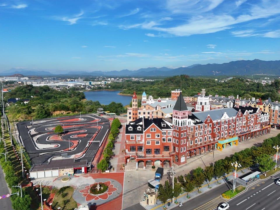 Yushan MJ Cultural and Creative Theme Hotel 玉山麦可将文创主题酒店 Hotel in Zhejiang