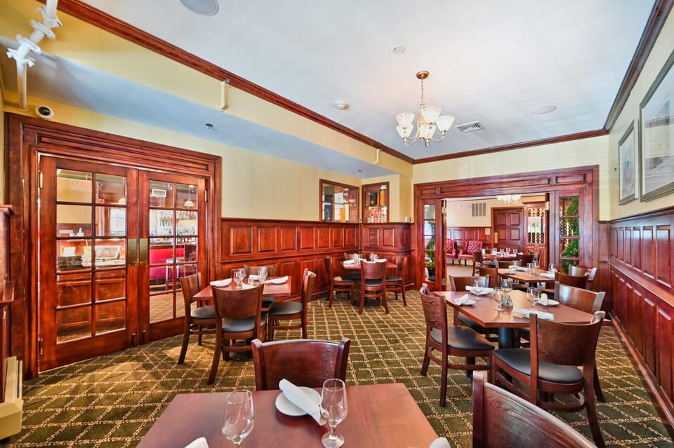 Tom Quick Inn Hotel in Milford