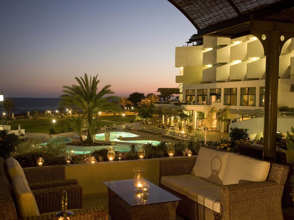 Constantinou Bros Athena Royal Beach Hotel Hotel in Yeroskipou