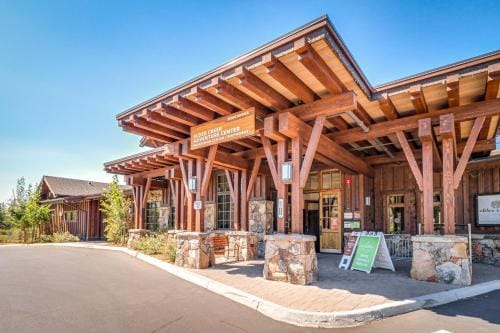 Snowpeak Serenity Hotel in Truckee