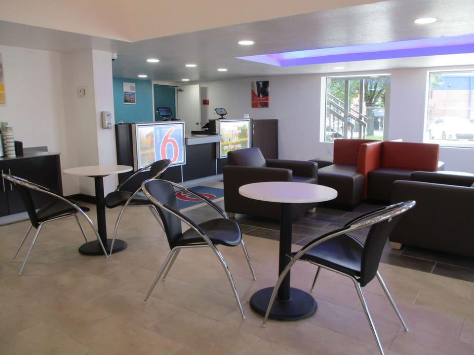 Motel 6 Chattanooga, TN - Airport Hotel in East Ridge