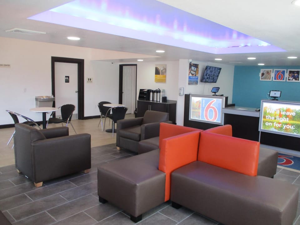Motel 6 Chattanooga, TN - Airport Hotel in East Ridge