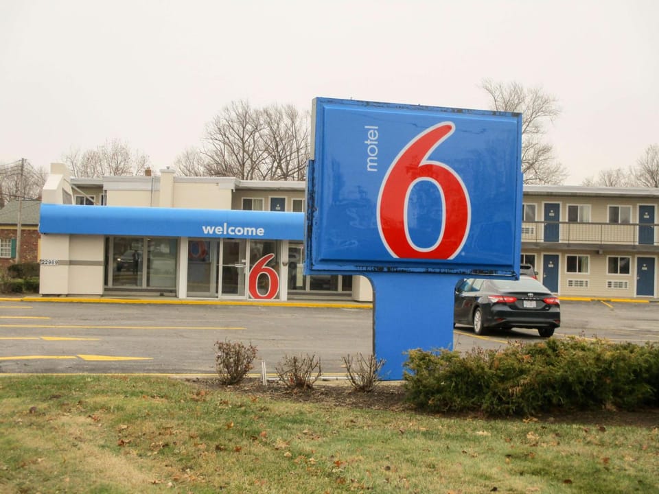 Motel 6 North Olmsted, OH - Cleveland Hotel in Westlake