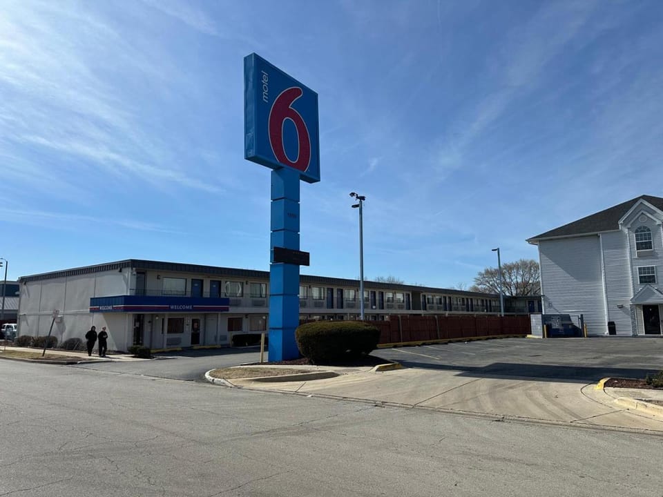 Motel 6 Joliet, IL - I-80 Hotel in Joliet
