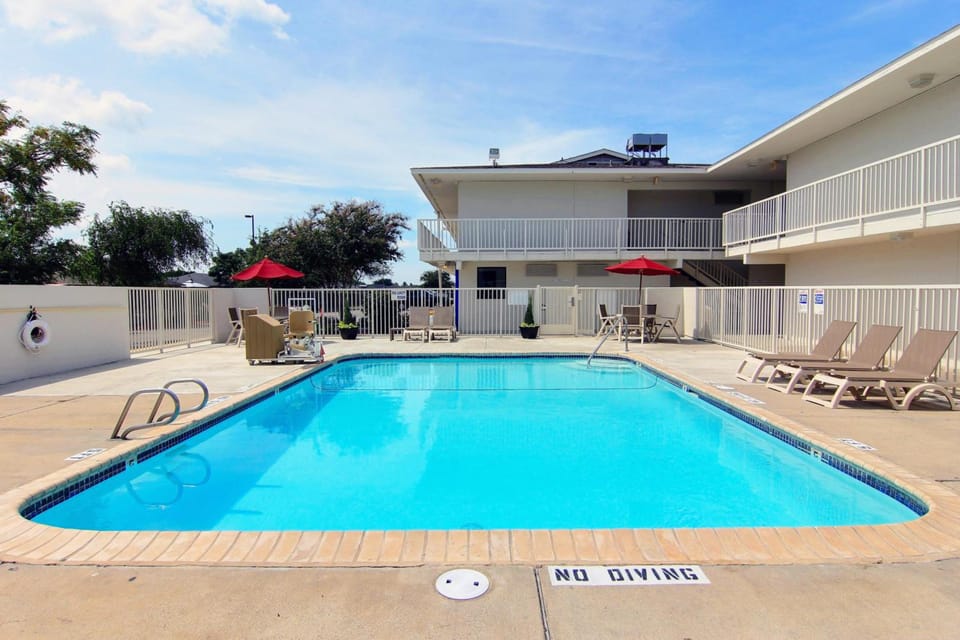 Motel 6 Corpus Christi, TX - Northwest Hotel in Corpus Christi