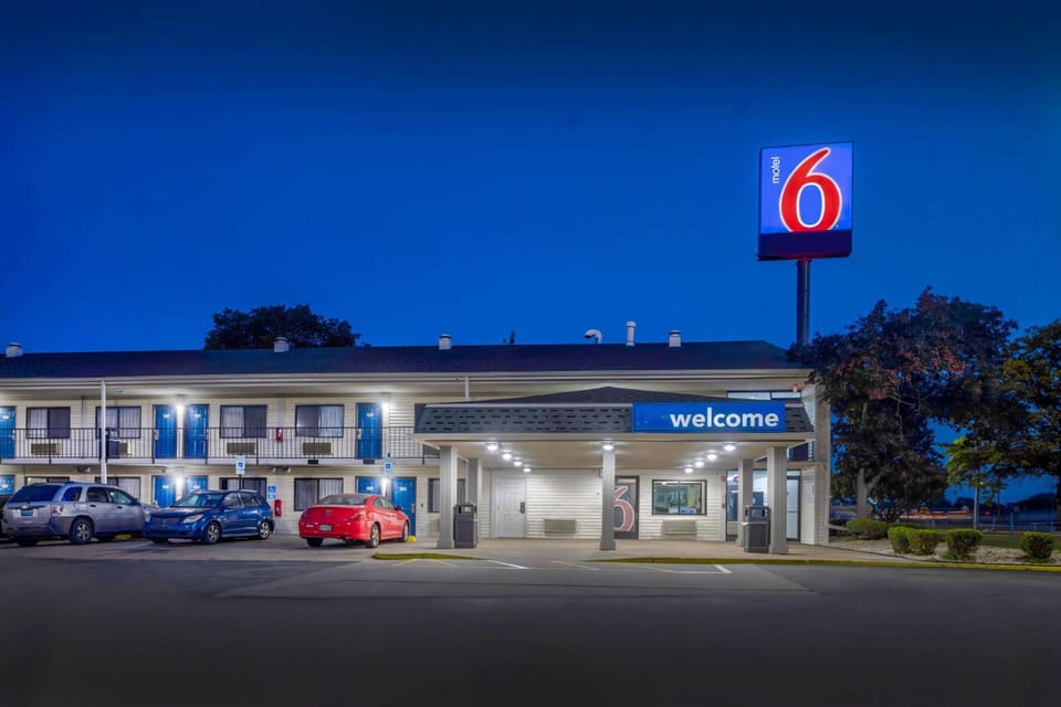 Motel 6 Hammond, IN - Chicago Area Hotel in Hammond