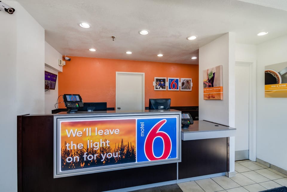 Motel 6 Schiller Park, IL - Chicago O'Hare Hotel in Schiller Park
