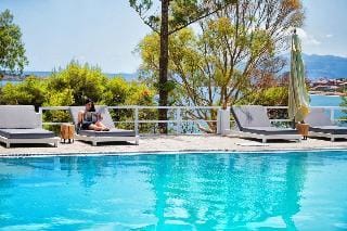 Akra Morea Apartments Hotel in Islands