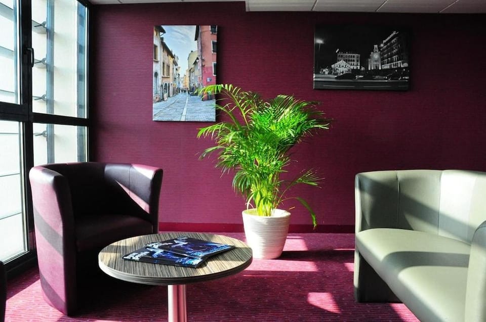 Comfort Suites Lyon Est Eurexpo Hotel in Auvergne-Rhône-Alpes