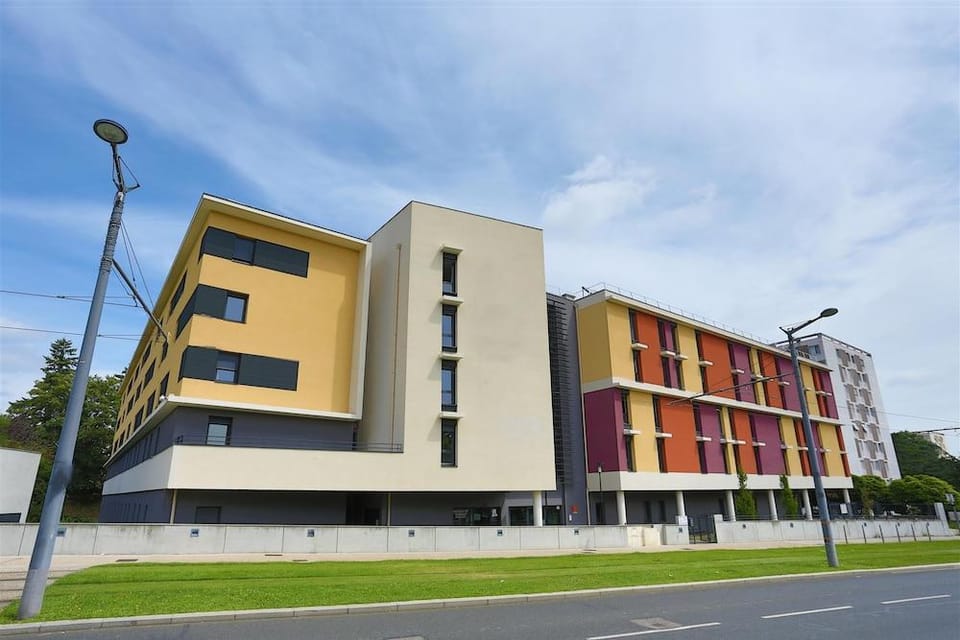 Comfort Suites Lyon Est Eurexpo Hotel in Auvergne-Rhône-Alpes