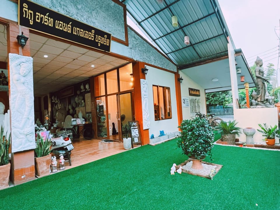 Phiphu Art and Gallery Boutique Sukhothai Hotel in Thailand