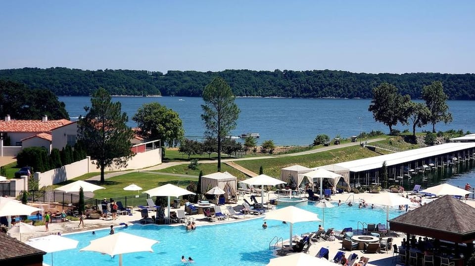 Shangri-La Resort Hotel in Grove