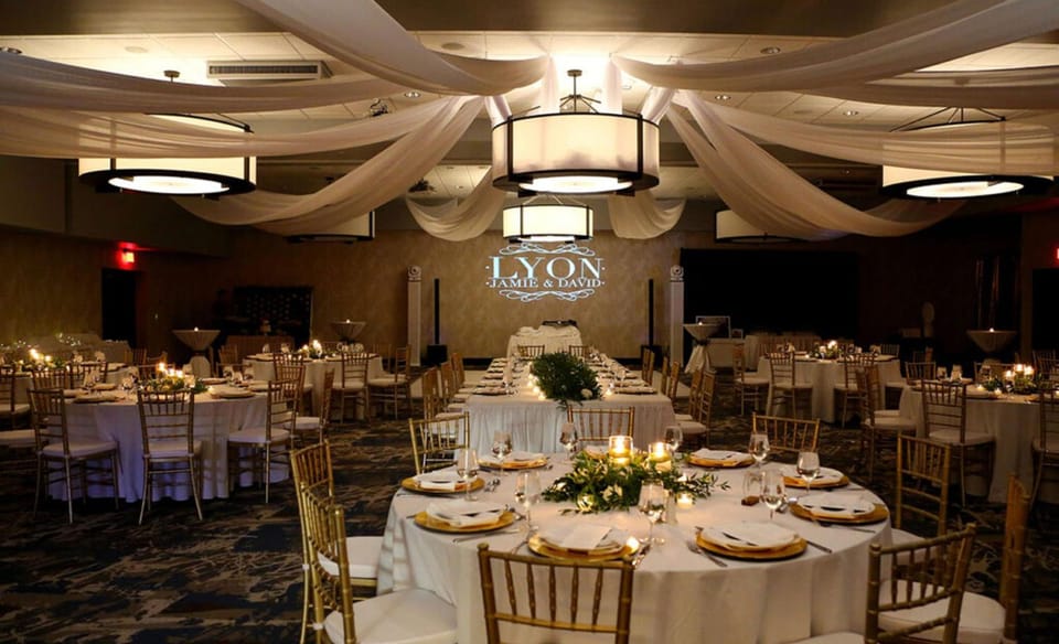 Shangri-La Resort Hotel in Grove