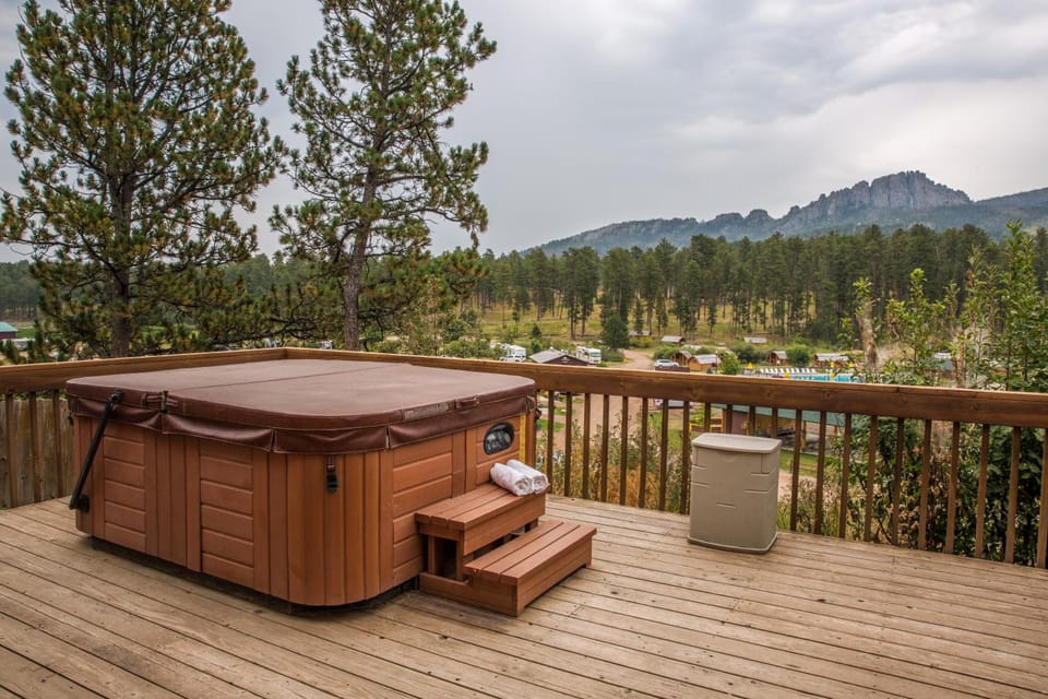 Lodge at Palmer Gulch Hotel in West Pennington