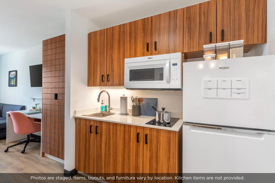 Uptown Suites Extended Stay Austin TX - Round Rock Hotel in Windemere