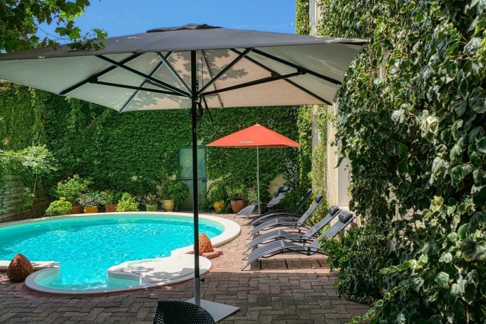 Cit'Hotel Le Louvre Orange Hotel in Provence-Alpes-Côte d'Azur