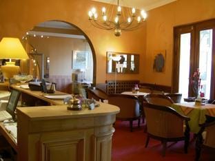 Cit'Hotel Le Louvre Orange Hotel in Provence-Alpes-Côte d'Azur