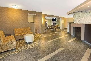 Hawthorn Suites by Wyndham Cincinnati Hotel in Sharonville
