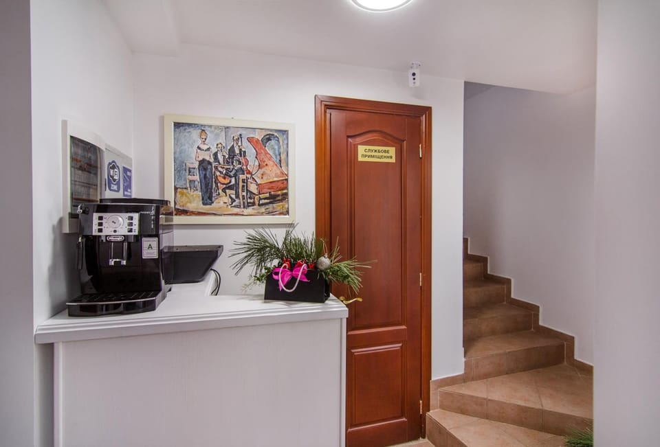 Apart Hotel Quartet Inn in Odessa