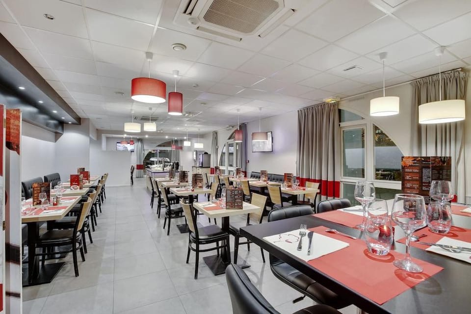 Hotel l'Amandier Nanterre La Defense *** Hotel in Île-de-France