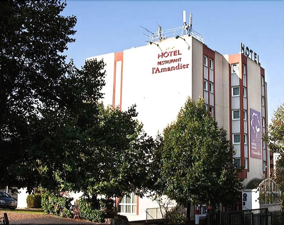 Hotel l'Amandier Nanterre La Defense *** Hotel in Île-de-France