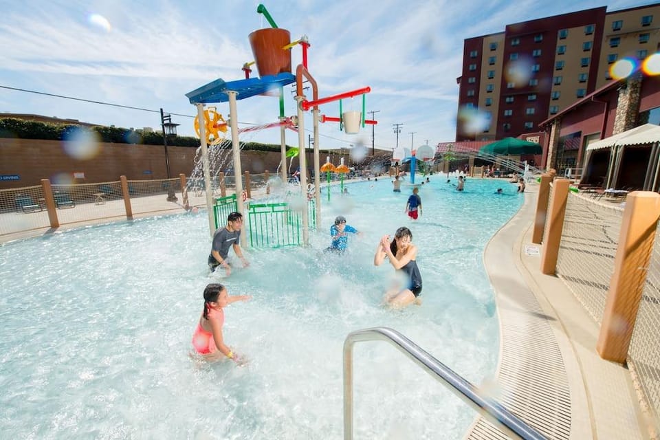 Great Wolf Lodge Garden Grove Hotel in Santa Ana