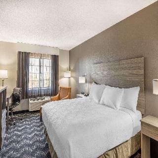 Best Western Plus Bolingbrook Hotel in Bolingbrook