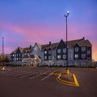 Best Western Plus Bolingbrook Hotel in Bolingbrook