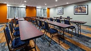 Best Western Plus Bolingbrook Hotel in Bolingbrook