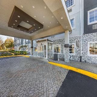 Best Western Plus Bolingbrook Hotel in Bolingbrook