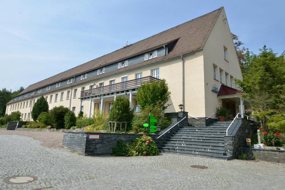 Land- und Golfhotel Alte Fliegerschule Hotel in Eisenach
