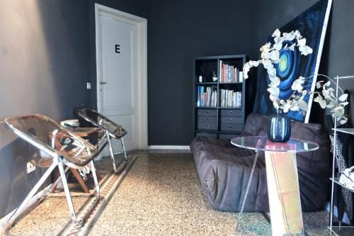 Cozy Esthers Room S with Balcony Hotel in Florence