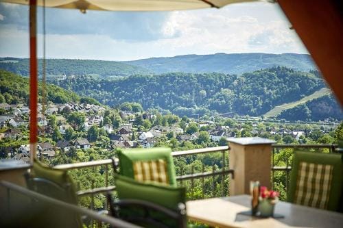 Onkel Toms Hutte, Weingut Friedhelm Lenz Inn in Cochem-Zell