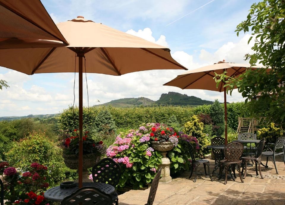 Three Horseshoes Country Inn Hotel in Staffordshire Moorlands District