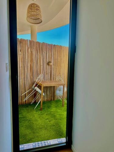 Suites Aronas-hebergements climatises rive droite plein centre ville Hotel in Le Grau-du-Roi