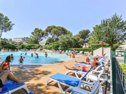 Appartement 5 personnes a St Raphael Hotel in Saint-Raphael