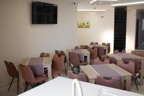 Shared lounge/TV area