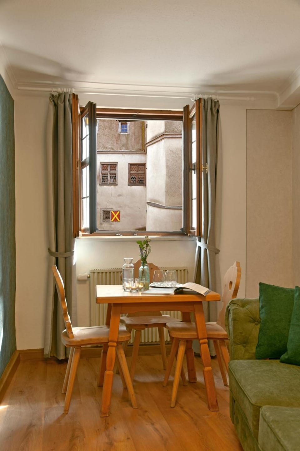 Schlosshotel Harburg Hotel in Bavaria