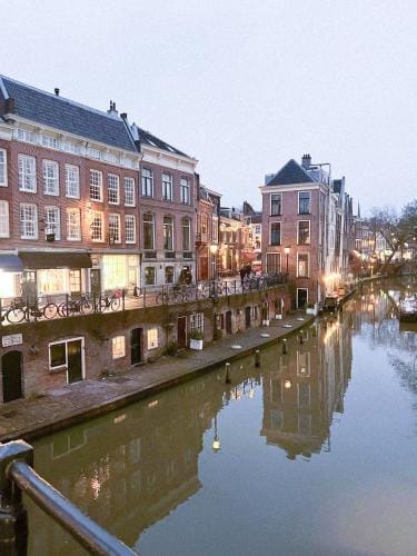 Domnacht aan de gracht Hotel in Utrecht