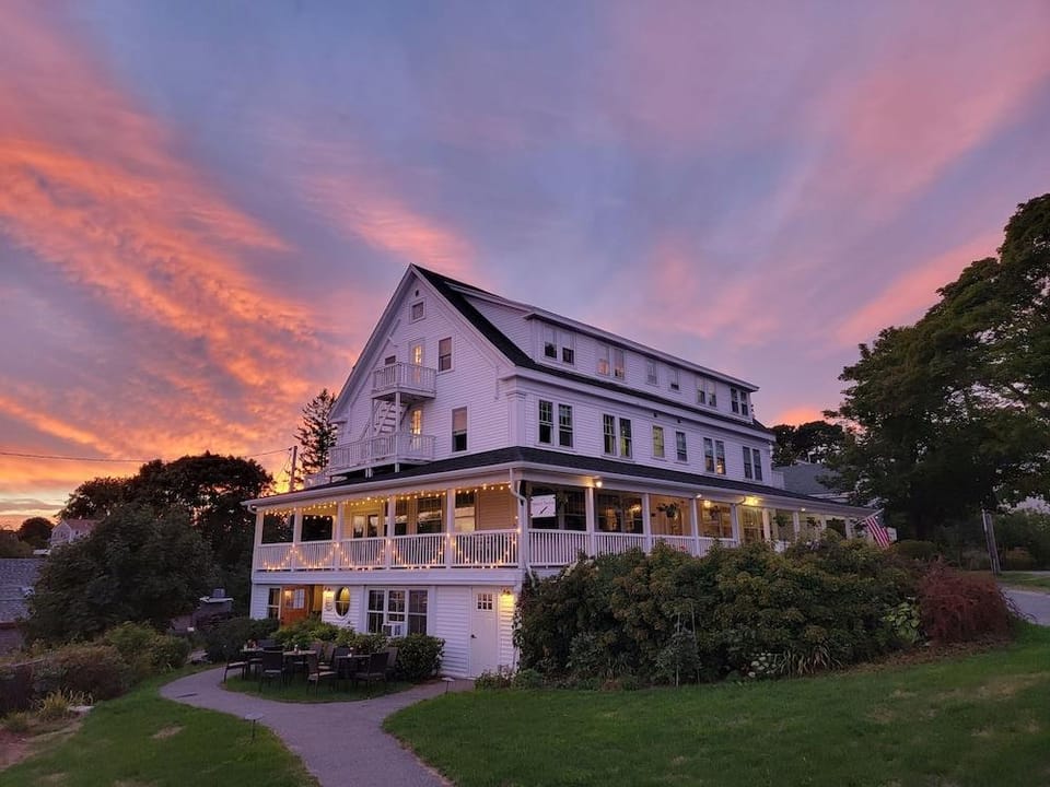 East Wind Inn on the Water Inn in Tenants Harbor
