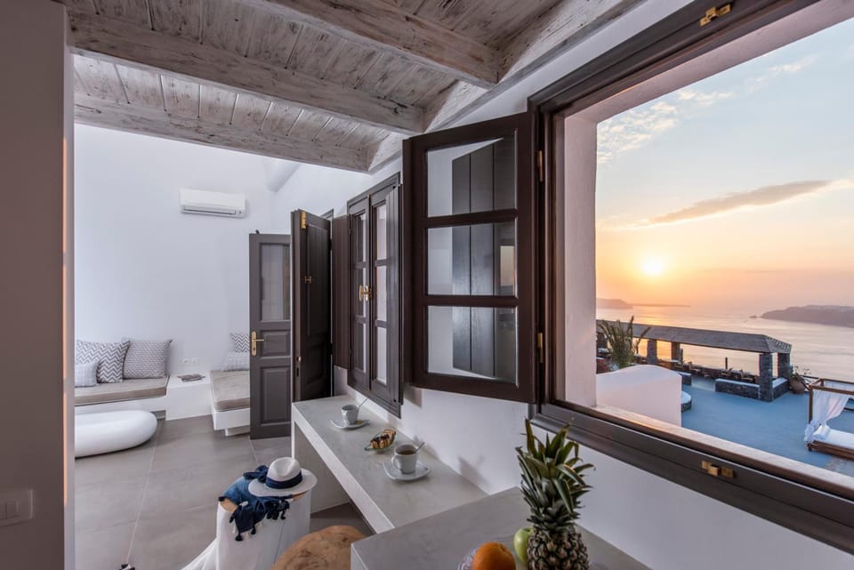 Caldera's Memories Apartment hotel in Santorini
